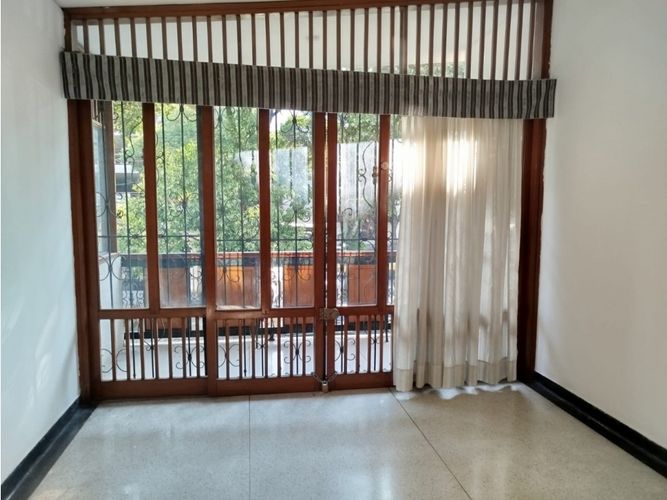Casa de 6 alcobas en venta en Sotomayor, Bucaramanga, 300 m² · foto 4 de 24