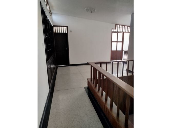 Casa de 6 alcobas en venta en Sotomayor, Bucaramanga, 300 m² · foto 8 de 24