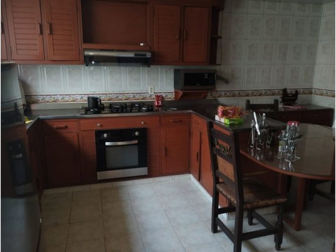 Casa de 6 alcobas en venta en Sotomayor, Bucaramanga, 300 m² · foto 11 de 24