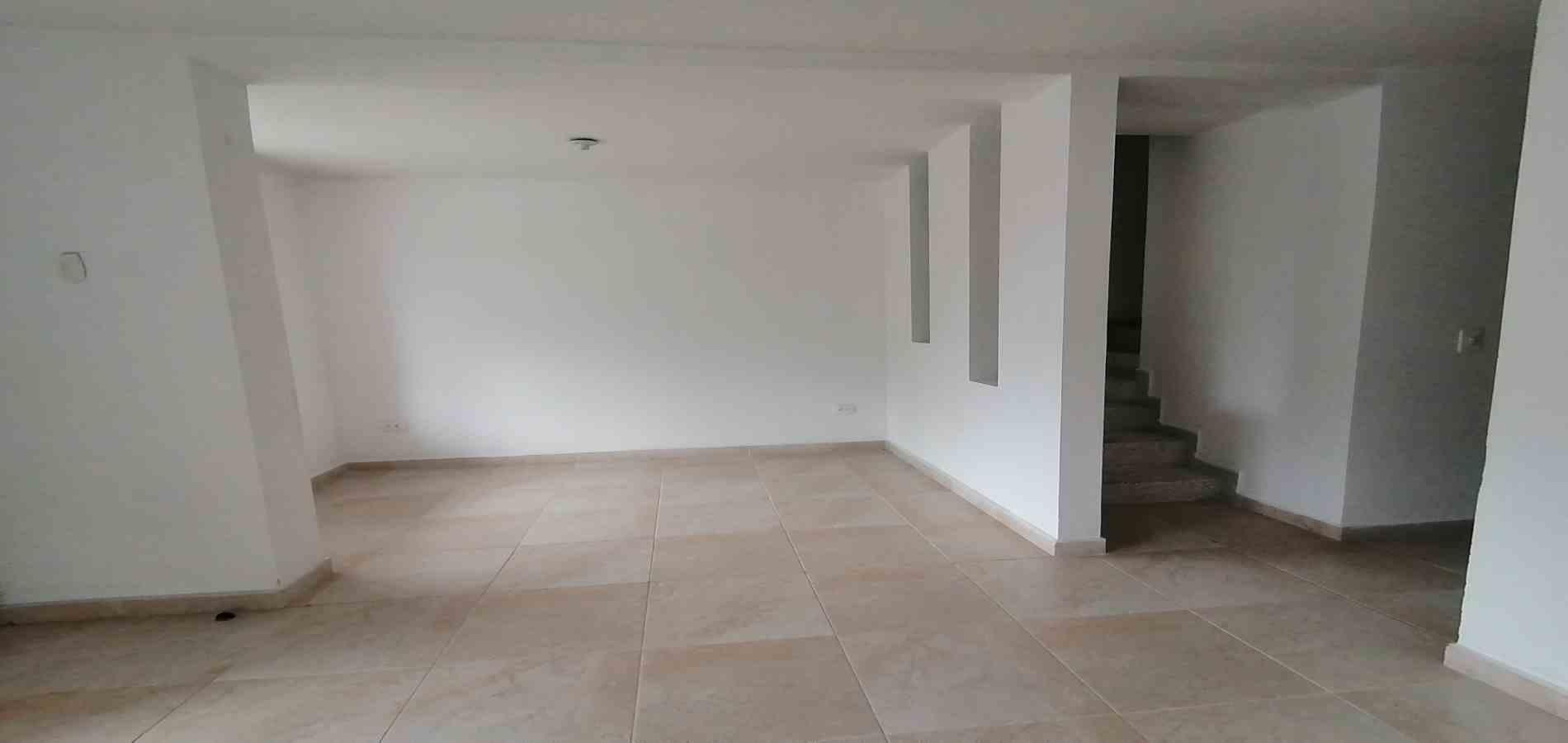 Casa en venta en El Cipres, Dosquebradas · foto 2 de 24