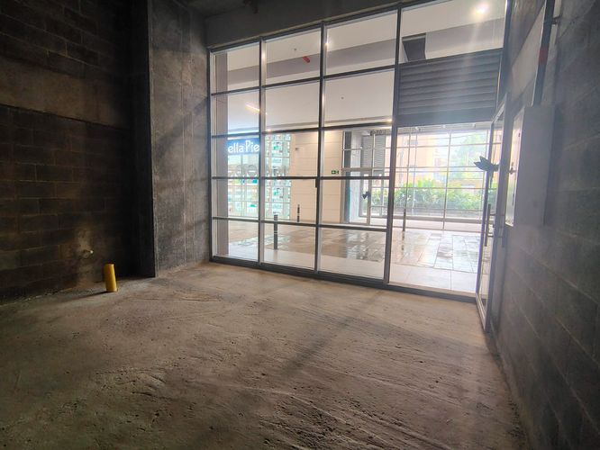 Local en arriendo en El Poblado, Medellín, 30 m² · foto 2 de 6