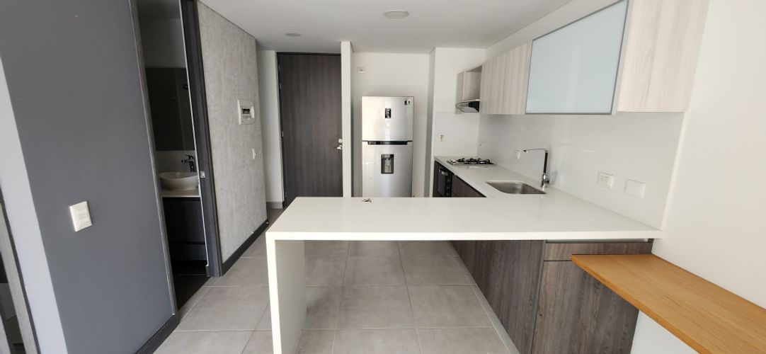 Apartaestudio en arriendo en La Carrera, Medellín, 48 m² · foto 2 de 8