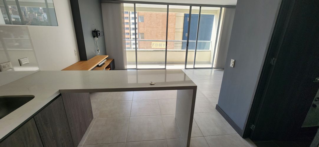 Apartaestudio en arriendo en La Carrera, Medellín, 48 m² · foto 3 de 8