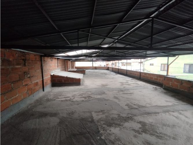 Casa de 9 alcobas en venta en Porvenir, Bello, 208 m² · foto 16 de 20