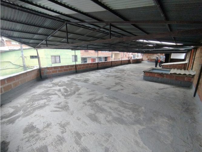 Casa de 9 alcobas en venta en Porvenir, Bello, 208 m² · foto 17 de 20