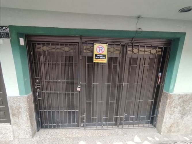 Casa de 9 alcobas en venta en Porvenir, Bello, 208 m² · foto 18 de 20