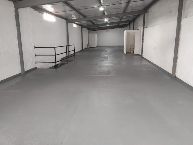 Bodega en arriendo en Cristo Rey, Medellín, 155 m² · foto 2 de 5