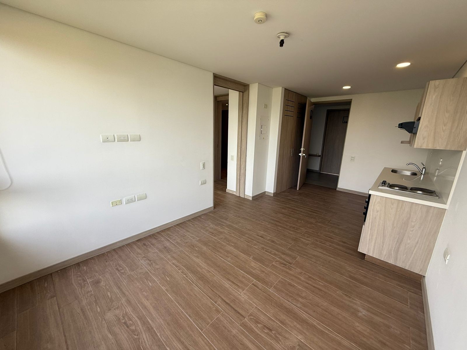 1BR Apartment in Loma del Escobero (40 m²) - 4