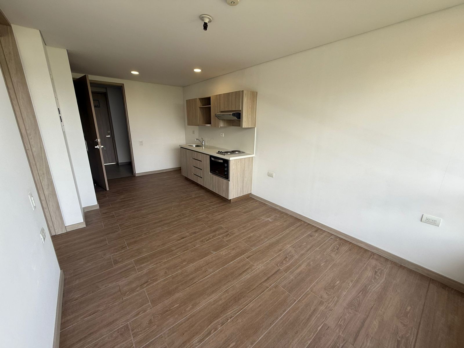 1BR Apartment in Loma del Escobero (40 m²) - 2