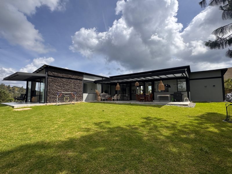 House for rent in Altos del Escobero, Envigado