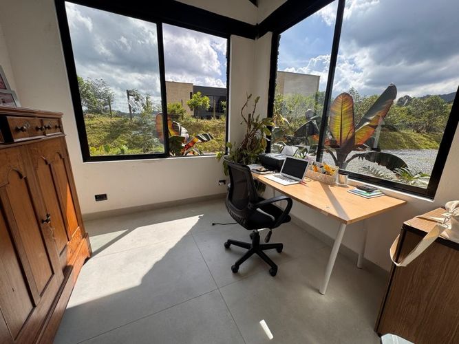 Casa de 3 alcobas en venta en Altos Del Escobero, Envigado, 1265 m² · foto 6 de 15