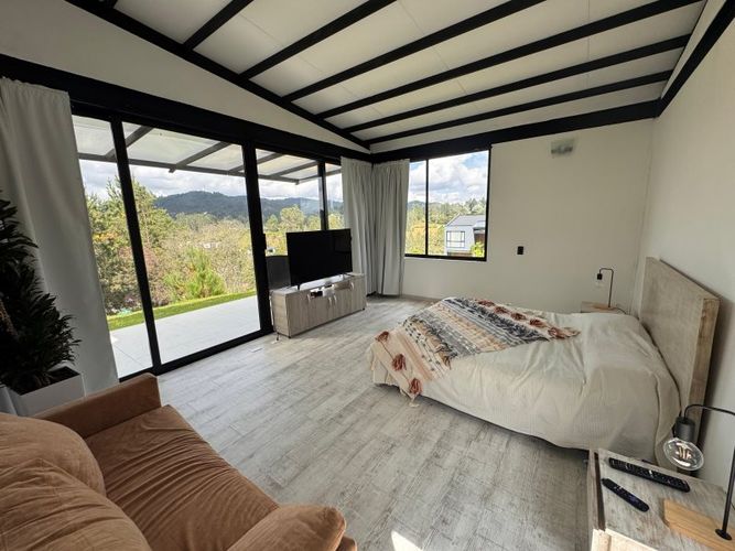 Casa de 3 alcobas en venta en Altos Del Escobero, Envigado, 1265 m² · foto 11 de 15