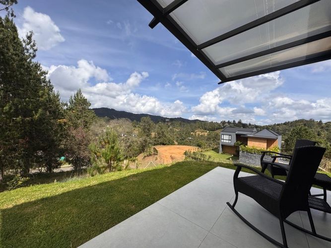 Casa de 3 alcobas en venta en Altos Del Escobero, Envigado, 1265 m² · foto 15 de 15