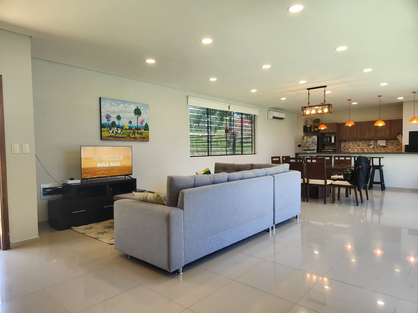 VENDO LUJOSA RESIDENCIA AMOBLADA Y EQUIPADA EN SAN BERNARDINO — foto 2