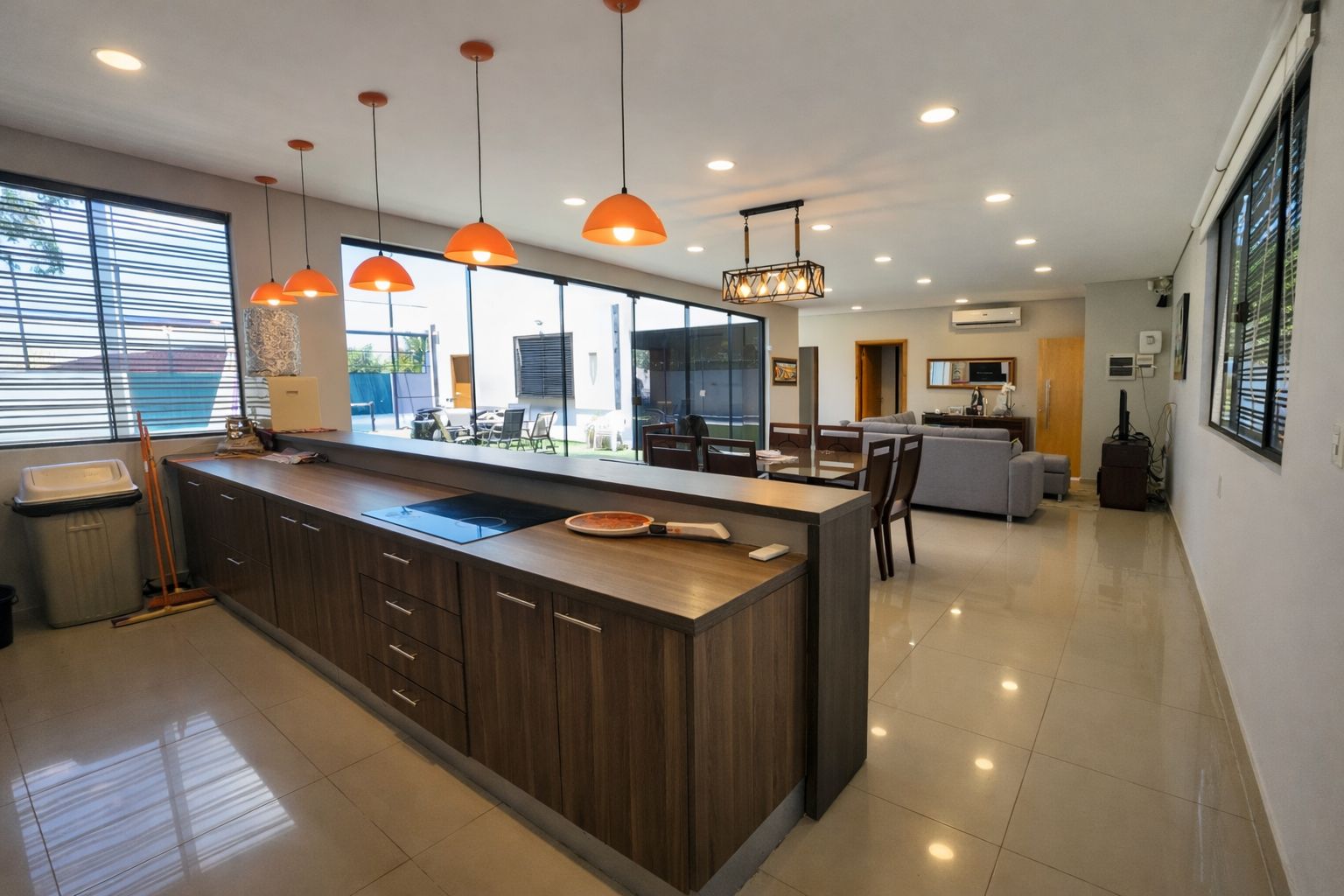 VENDO LUJOSA RESIDENCIA AMOBLADA Y EQUIPADA EN SAN BERNARDINO — foto 3