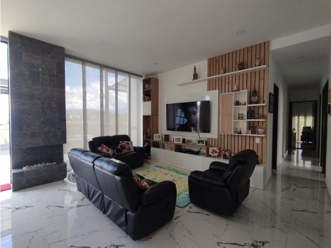 Casa de 4 alcobas en venta en Tribunas Corcega, Pereira, 340 m² · foto 5 de 24