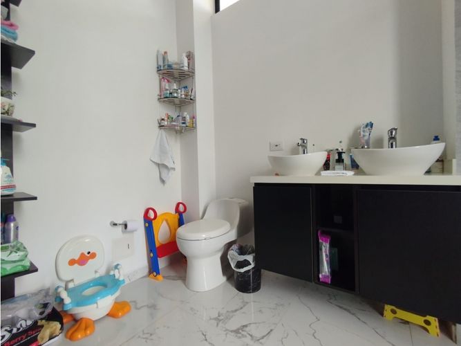 Casa de 4 alcobas en venta en Tribunas Corcega, Pereira, 340 m² · foto 9 de 24