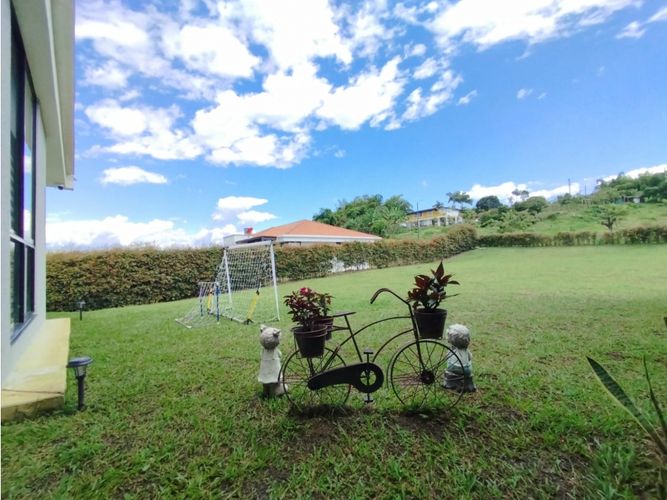 Casa de 4 alcobas en venta en Tribunas Corcega, Pereira, 340 m² · foto 22 de 24