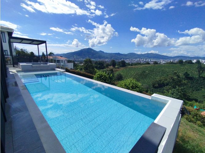 Casa de 4 alcobas en venta en Tribunas Corcega, Pereira, 340 m² · foto 23 de 24