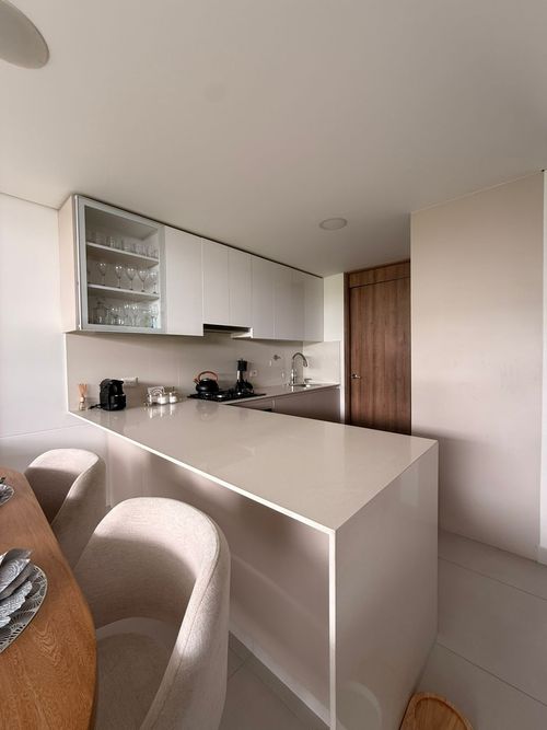 Casa de 3 alcobas en venta en Montessori, Envigado, 169 m² · foto 3 de 19