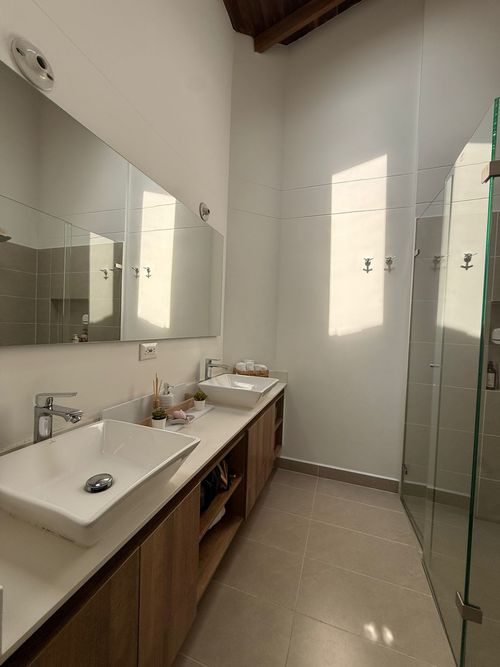 Casa de 3 alcobas en venta en Montessori, Envigado, 169 m² · foto 16 de 19