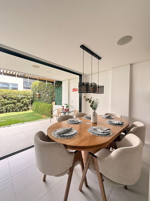 Casa de 3 alcobas en venta en Montessori, Envigado, 169 m² · foto 2 de 19