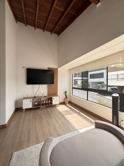 Casa de 3 alcobas en venta en Montessori, Envigado, 169 m² · foto 11 de 19