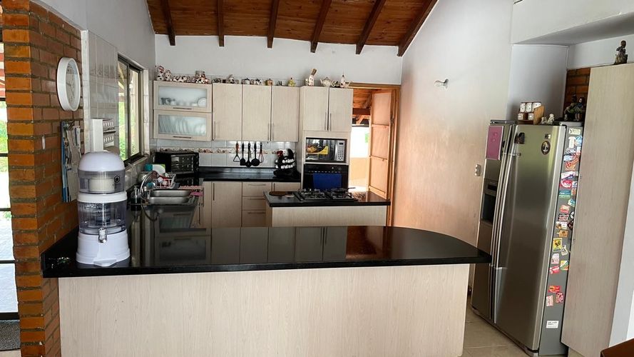 Casa de 5 alcobas en venta en Tribunas Corcega, Pereira, 327 m² · foto 3 de 19