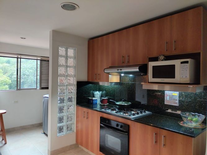 Apartamento de 3 alcobas en venta en El Poblado, Medellín, 157 m² · foto 5 de 15