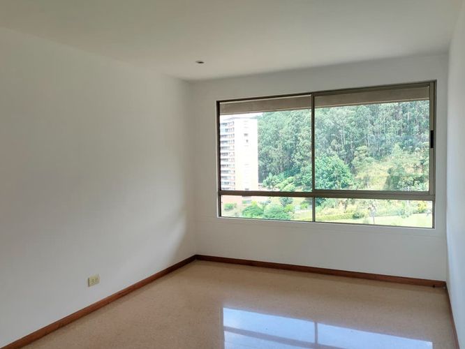 Apartamento de 3 alcobas en arriendo en El Poblado, Medellín, 143 m² · foto 7 de 18