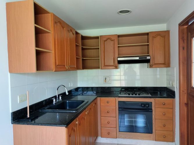Apartamento de 3 alcobas en arriendo en El Poblado, Medellín, 143 m² · foto 4 de 18