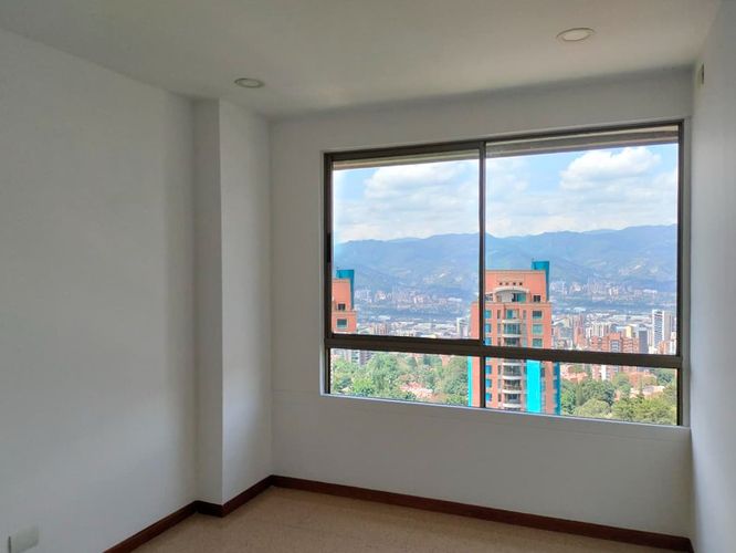 Apartamento de 3 alcobas en arriendo en El Poblado, Medellín, 143 m² · foto 8 de 18