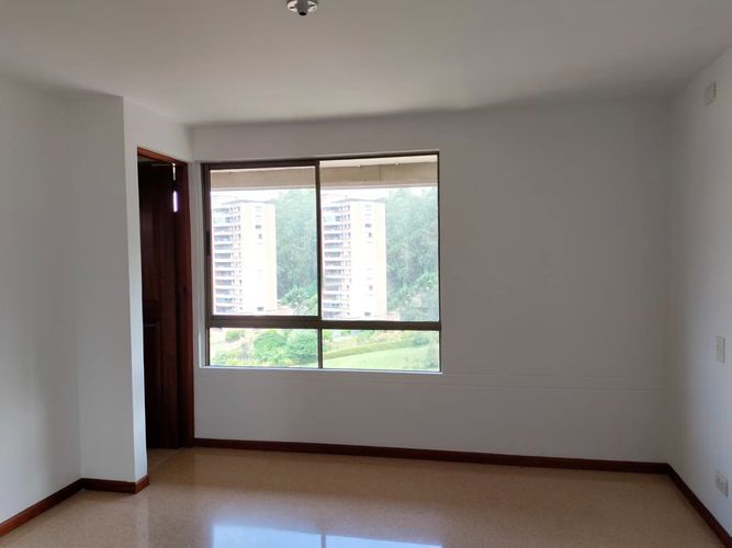 Apartamento de 3 alcobas en arriendo en El Poblado, Medellín, 143 m² · foto 10 de 18