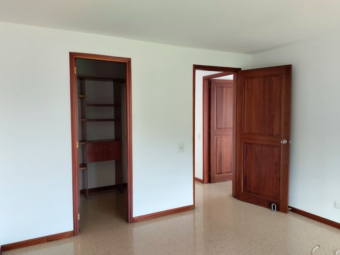 Apartamento de 3 alcobas en arriendo en El Poblado, Medellín, 143 m² · foto 11 de 18