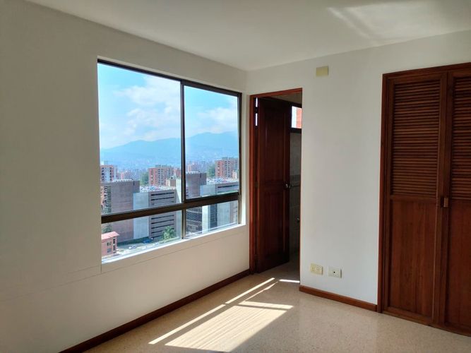Apartamento de 3 alcobas en arriendo en El Poblado, Medellín, 143 m² · foto 15 de 18