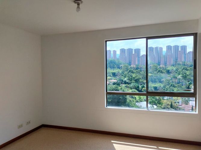 Apartamento de 3 alcobas en arriendo en El Poblado, Medellín, 143 m² · foto 14 de 18