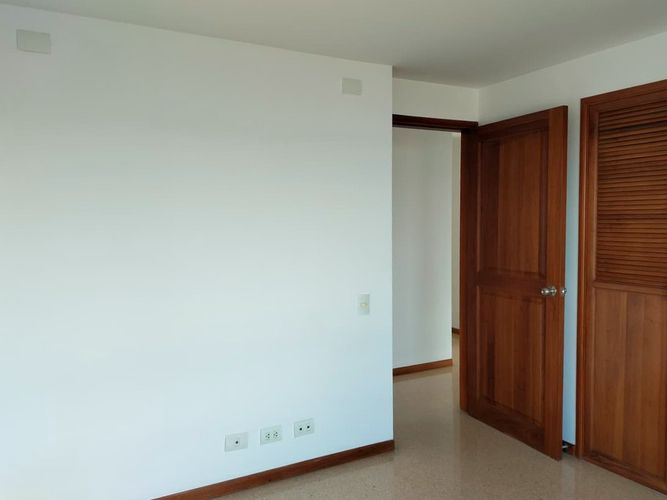 Apartamento de 3 alcobas en arriendo en El Poblado, Medellín, 143 m² · foto 13 de 18