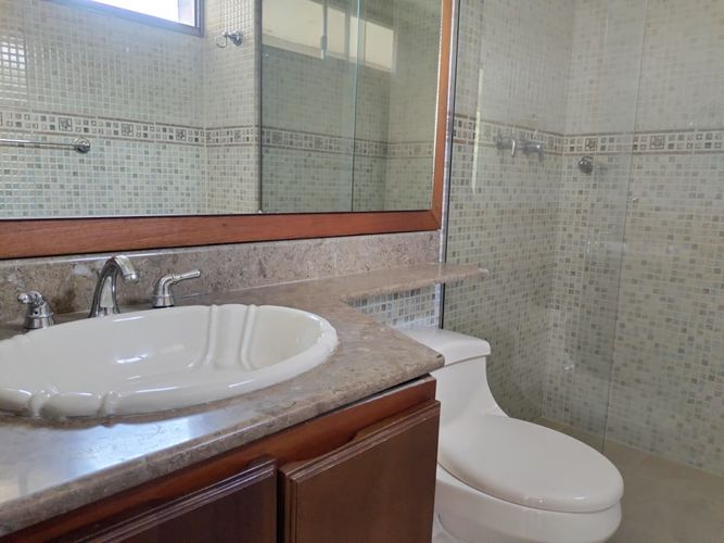 Apartamento de 3 alcobas en arriendo en El Poblado, Medellín, 143 m² · foto 17 de 18