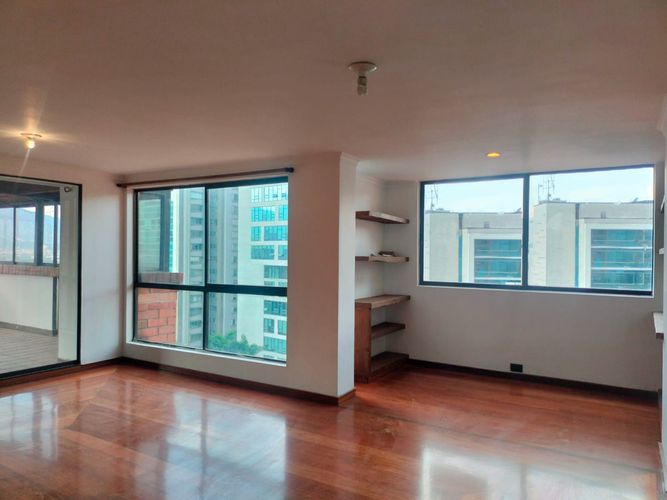 Apartamento de 2 alcobas en arriendo en El Poblado, Medellín, 183 m² · foto 8 de 17