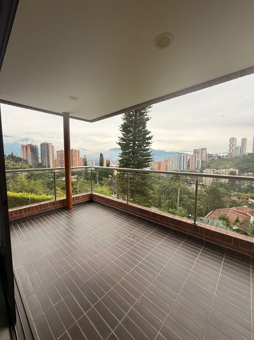 Casa de 2 alcobas en venta en San Jose, Sabaneta, 266 m² · foto 2 de 17