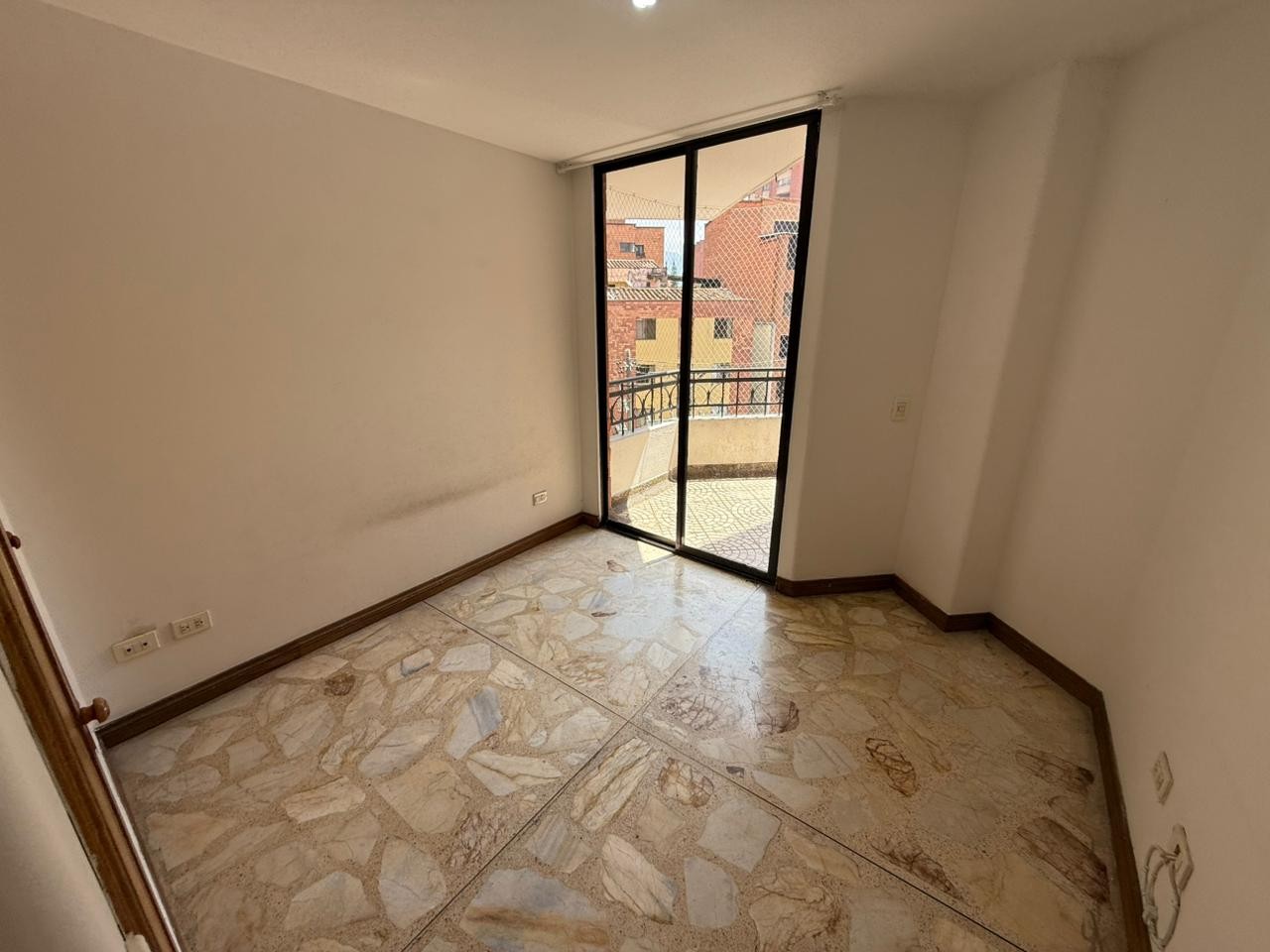 Apartamento en arriendo en Laureles, Medellín · foto 2 de 24