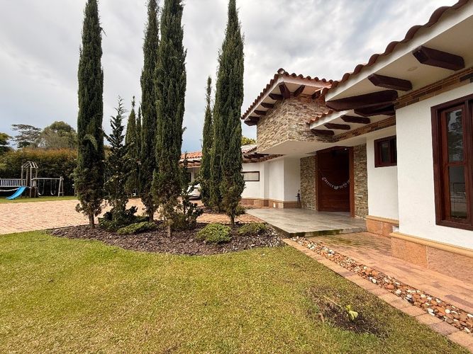 Casa de 4 alcobas en venta en Llano Grande, Rionegro · foto 5 de 24