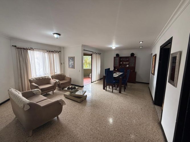 Apartamento de 3 alcobas en venta en Chipichape, Cali, 136 m² · foto 2 de 17