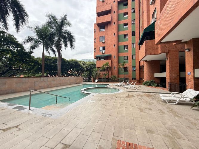 Apartamento de 3 alcobas en venta en Chipichape, Cali, 136 m² · foto 16 de 17