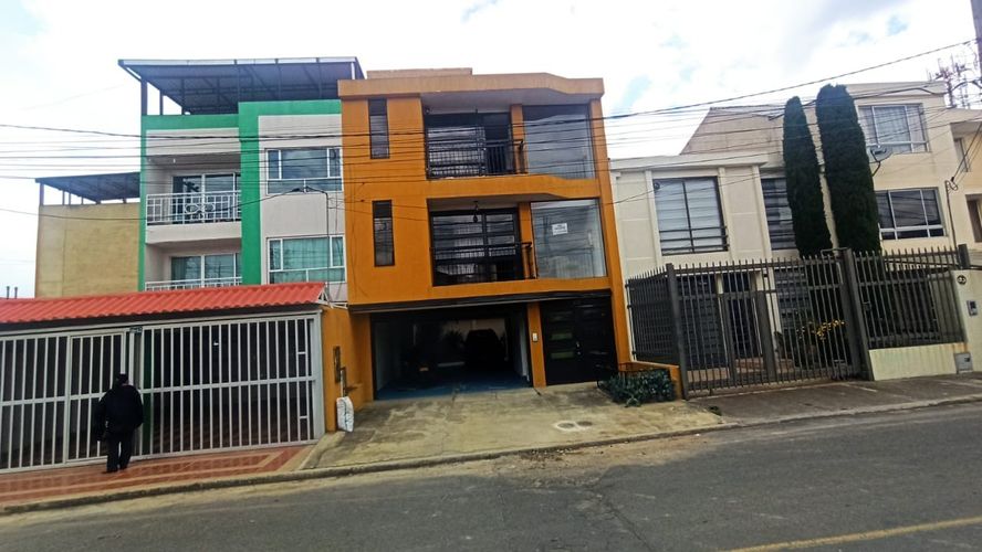 Edificio en venta en 20 De Julio Sector I, Chía, 255 m² · foto 8 de 16