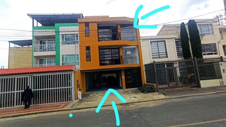 Edificio en venta en 20 De Julio Sector I, Chía, 255 m² · foto 2 de 16