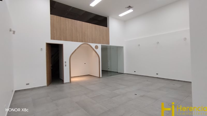 Local en Arriendo en Colombia, Medellín