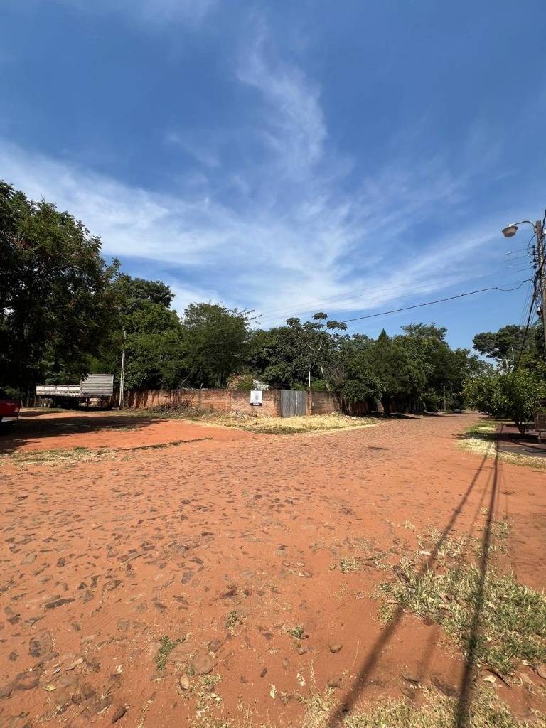 Vendo terreno 1846 m2 en Luque Marambure — foto 2