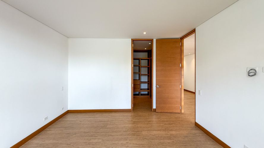 Apartamento de 3 alcobas en venta en Santa Barbara Alta, Bogotá, 286 m² · foto 5 de 22