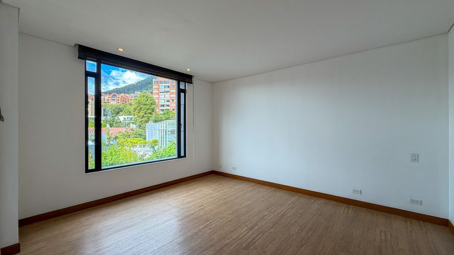 Apartamento de 3 alcobas en venta en Santa Barbara Alta, Bogotá, 286 m² · foto 8 de 22